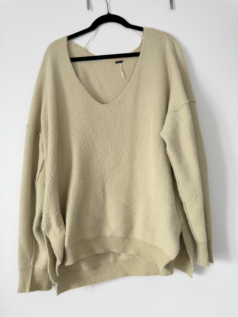 Free People Cream V-Neck Relaxed Knit Sweater